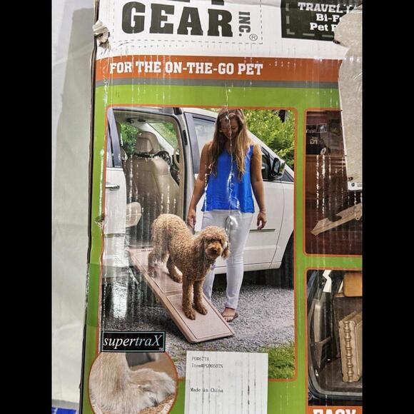 New Bi-Fold Pet Dog Ramp w/ SupertraX by Pet Gear Capacity 200 lbs Travel Lite - Picture 3 of 9